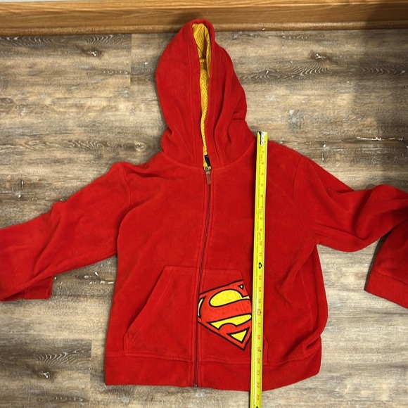 Kid’s Superman red hooded zip up sweatshirt with pockets size Medium Warner Bros - Picture 7 of 10